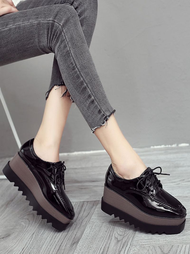 Kvinders Lace Up Flatform Oxfords I Patentlæder - Sort